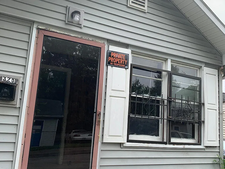 330 Oak St — Photo 23
