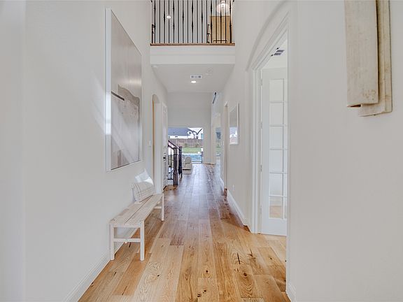 5th image of 2028 Waterleaf Rd