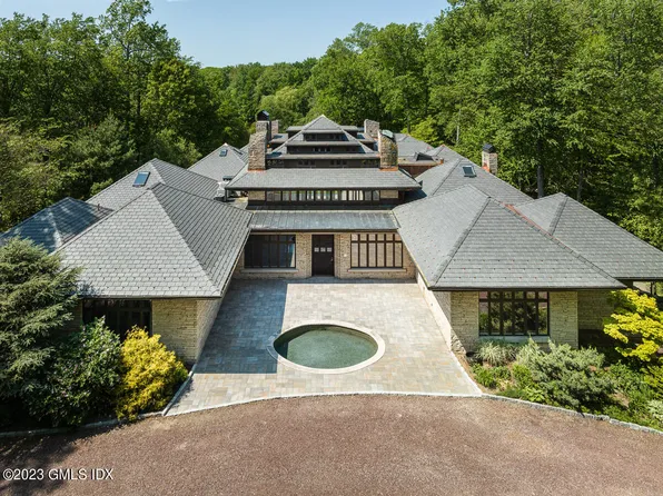 103 S Lake Dr, Stamford, CT 06903