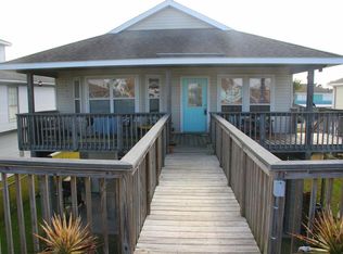 200 Barracuda St, Bayou Vista, TX 77563