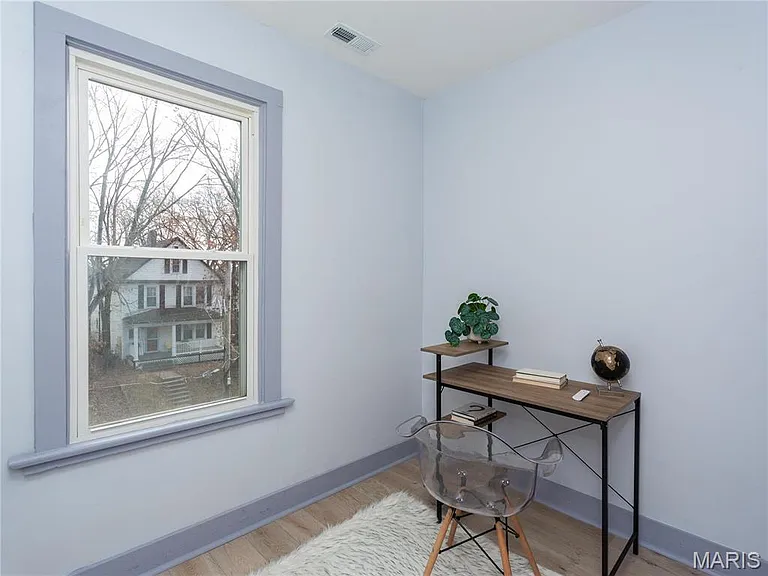 3303 Oxford Ave — Photo 22