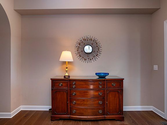 3rd image of 1902 Fulton Rd