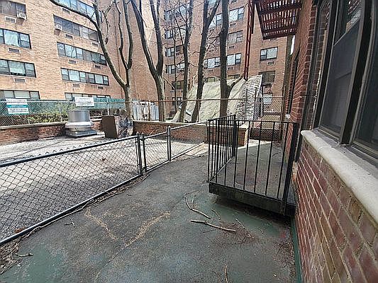 3rd image of 315 Ocean Pkwy #19