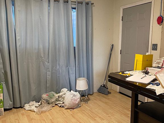 4th image of 619 N Lafayette Ave