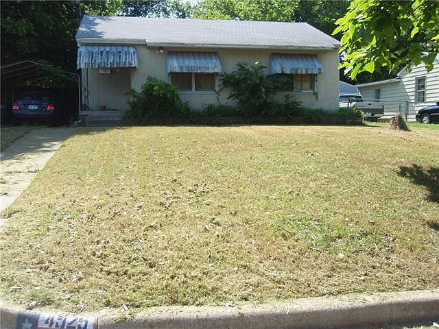 1st image of 4925 Royal Dr