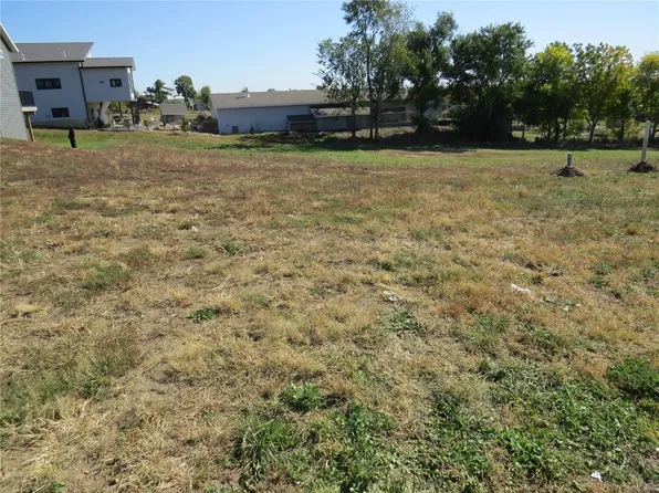 3315 Sokol Ln SW, Cedar Rapids, IA 52404