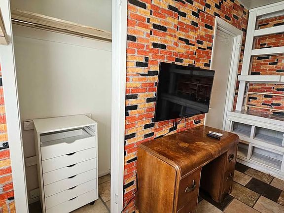 3rd image of 500 N Grant St #5