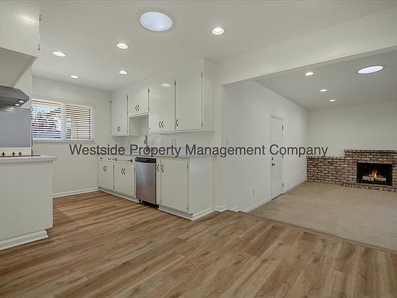 5th image of 855 Durshire Way