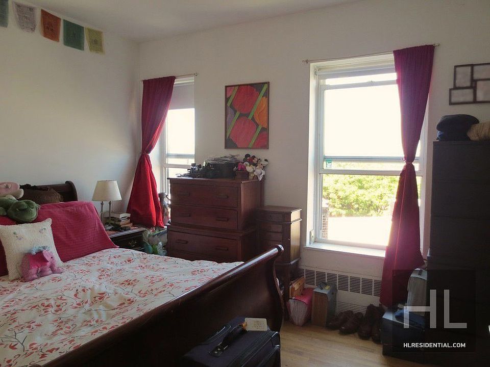2nd image of 451 Bergen St Floor T3r