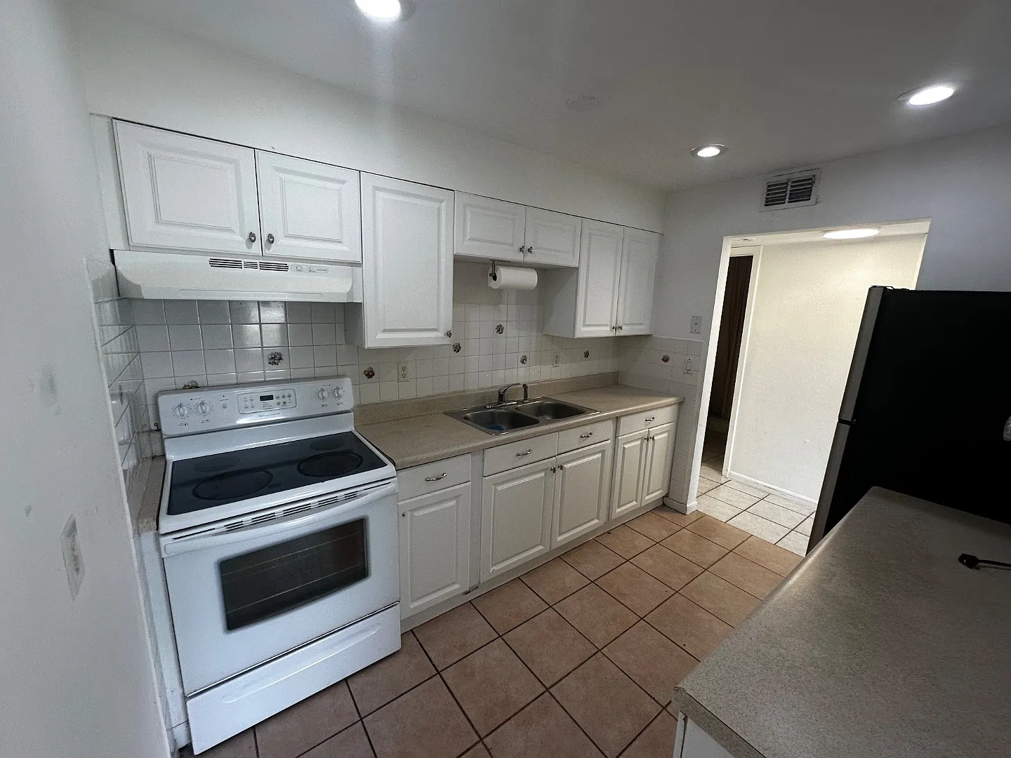 1157 S Loop Blvd. - 1157 — Photo 3
