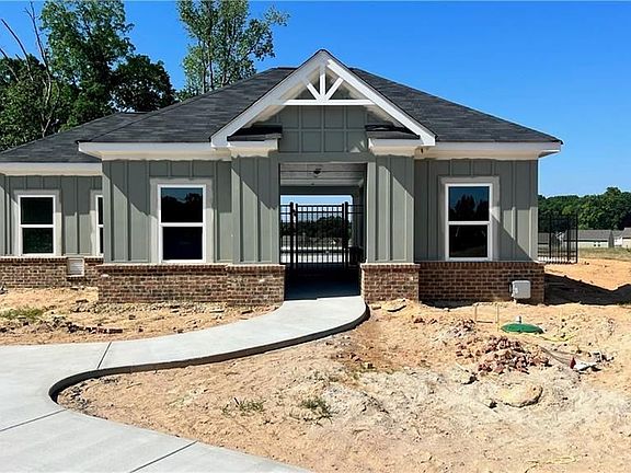 2nd image of 302 Knightsbridge Ln