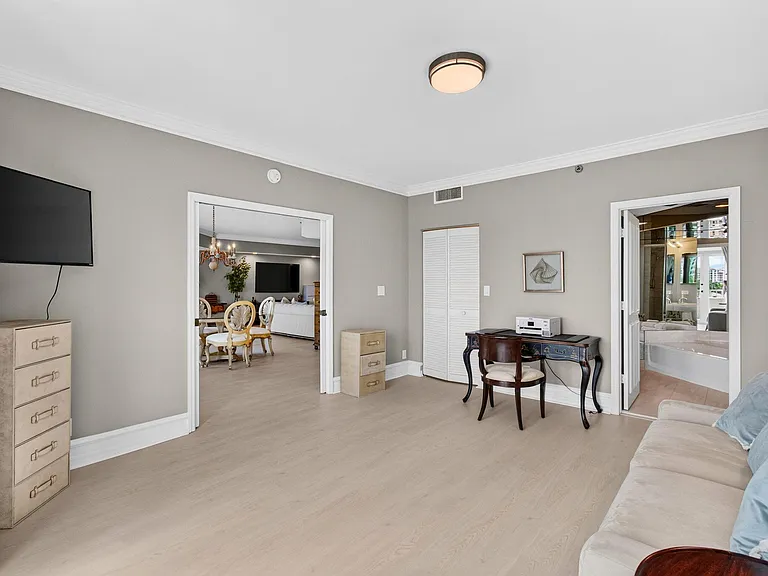 300 SE 5th Ave #6160 — Photo 49