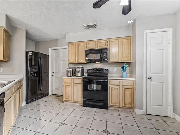 3rd image of 5610 Village Arbour Dr