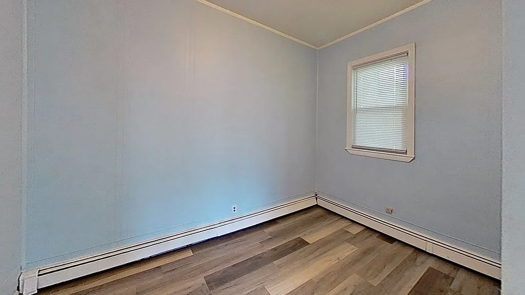 4 bed, 1.5 bath, 1250 sqft, $4,200 — Photo 3