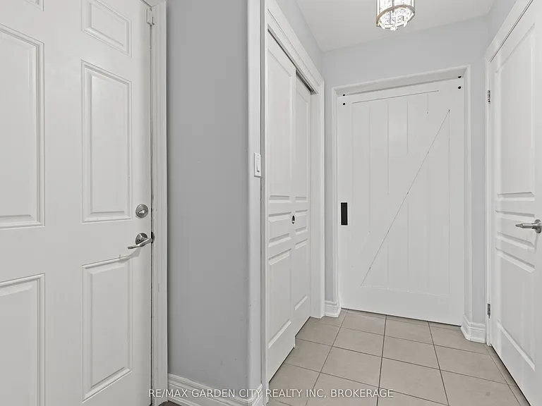 55 Kline Cres — Photo 16