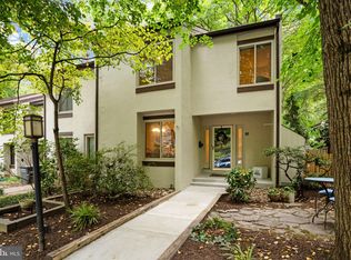 11560 Woodhollow Ct, Reston, VA 20191
