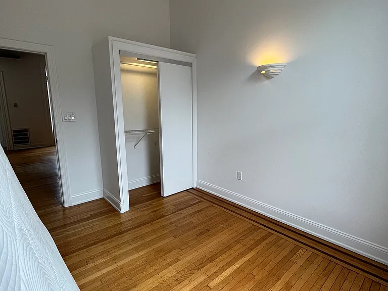 329 S 17th St #3 — Photo 11