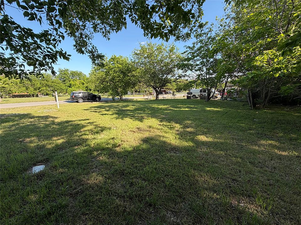2nd image of 238 Russell Dr