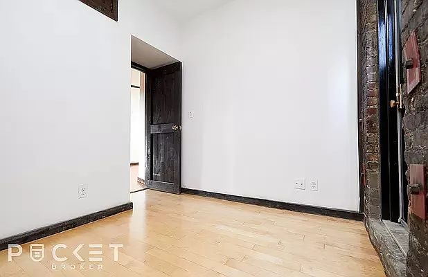 647 E 11th St #1 — Photo 5