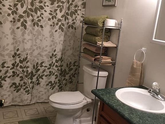 3rd image of 712 W Main St APT A