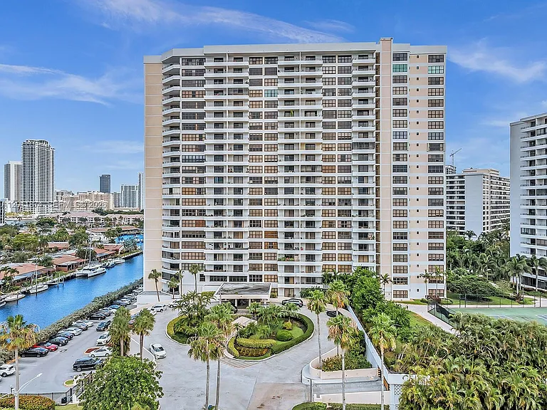 2500 Parkview Dr #1219 — Photo 42