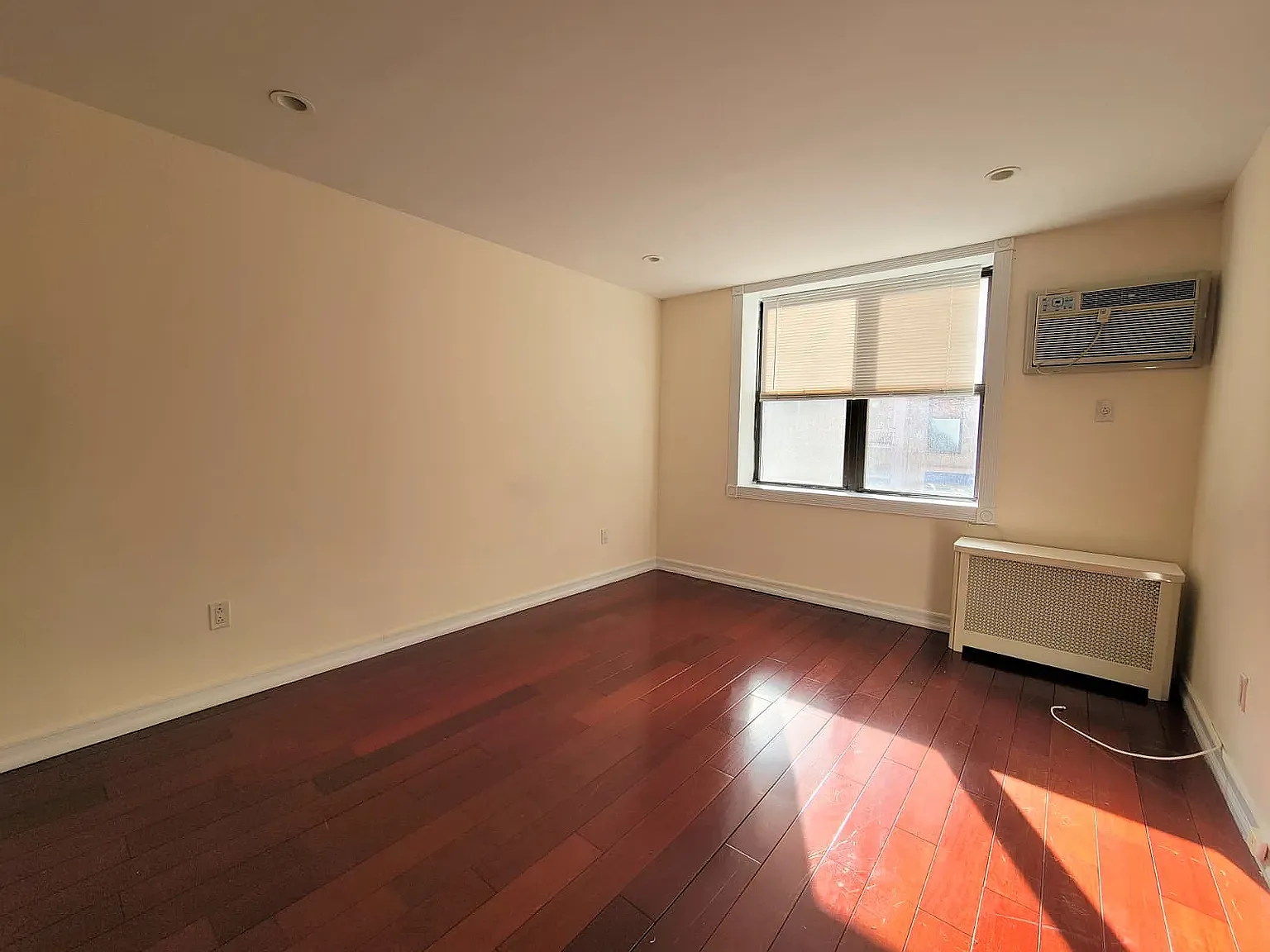 241 East 58th Street — Photo 2