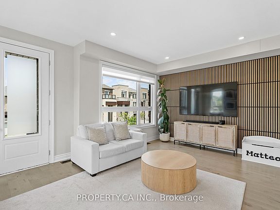 4th image of 556 New England Ct