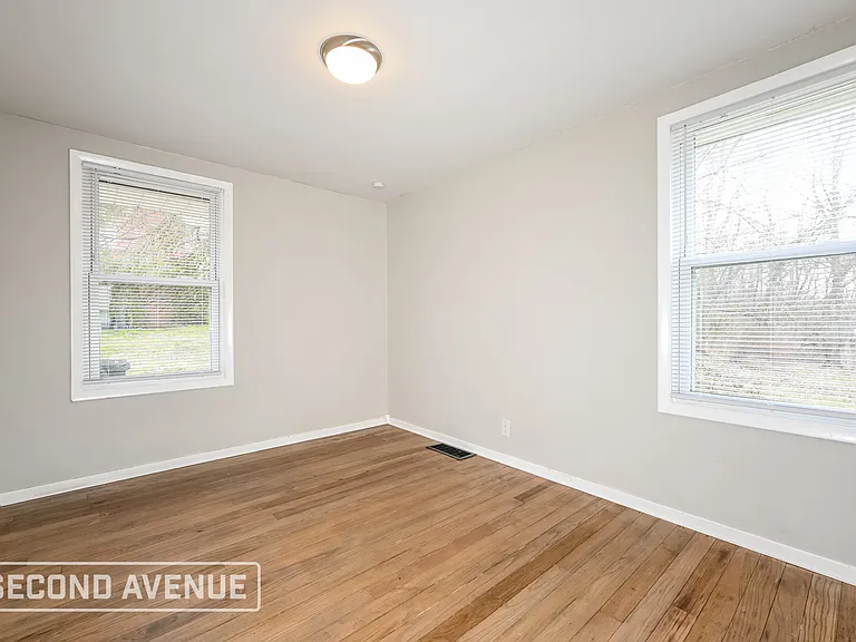 1886 Anderson Ave — Photo 14