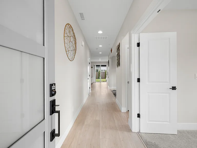107 NE 72nd Ave — Photo 2