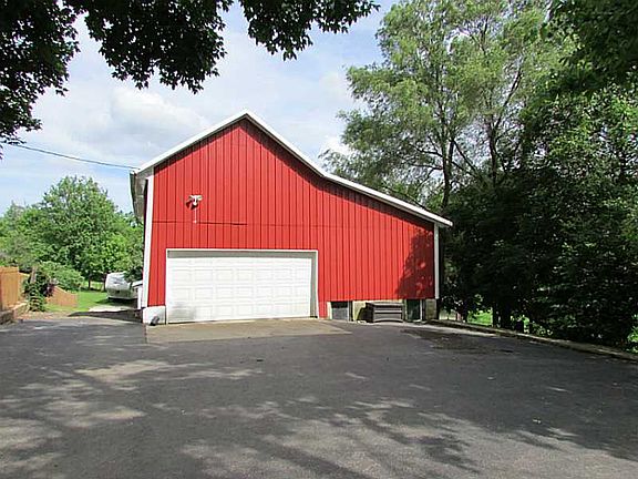 2nd image of 411 Parkwood Dr