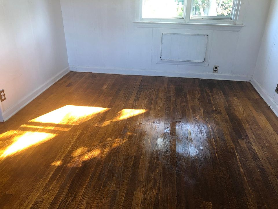 2nd image of 33 Cherry Ln #1