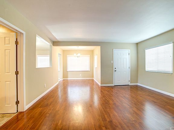 3rd image of 11026 Louise Ave