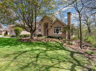 24645 W Manor Dr, Shorewood, IL 60404