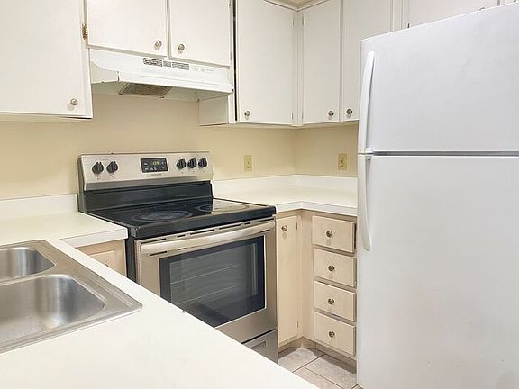 3rd image of 3361 NE 56th Ave
