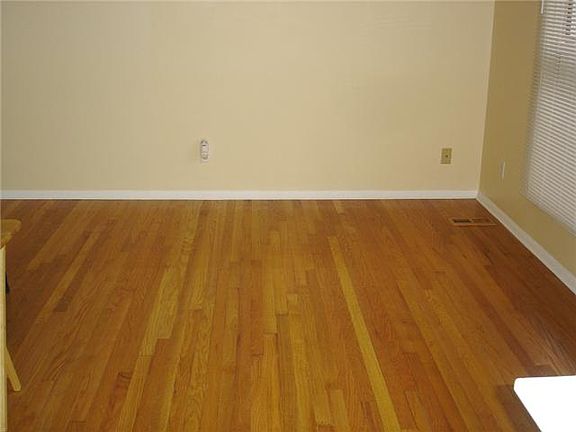 3rd image of 5945 N Alton Ave