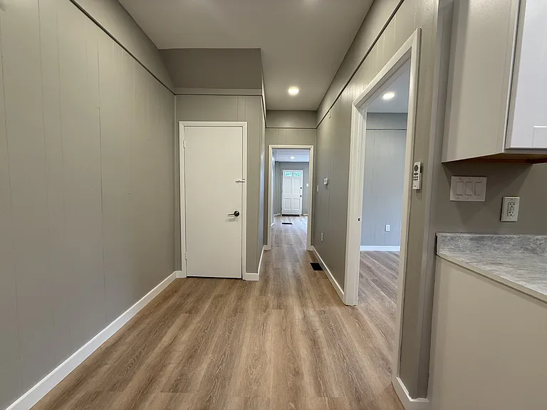 403 Wall Ave #AVENUE1 — Photo 9