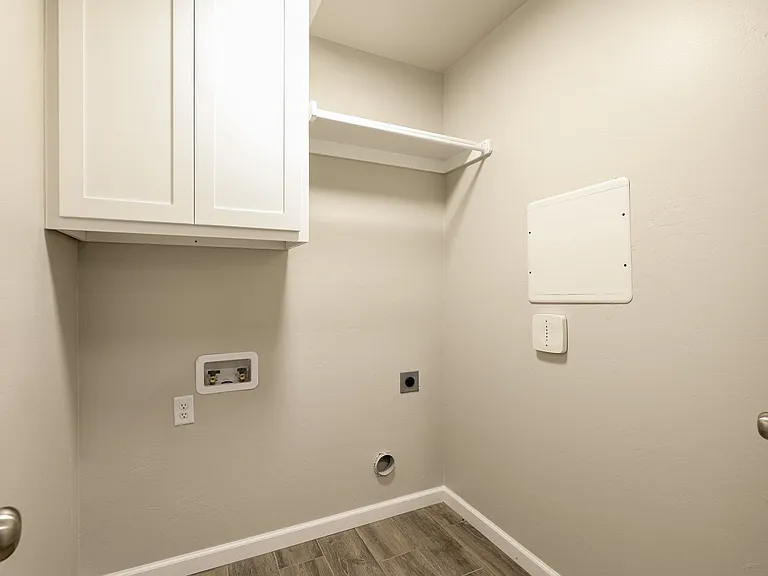 721 League Cir — Photo 27
