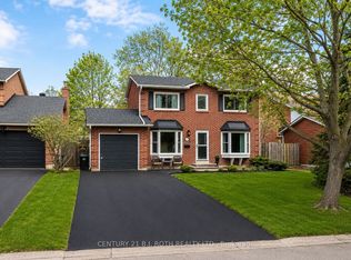 11 Pepler Pl, Barrie, ON L4N 5E3