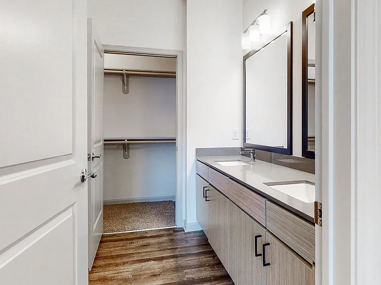 Thrive Luxury Apartments — Photo 105