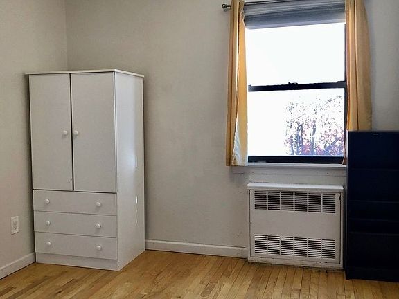 5th image of 3148 37th St
