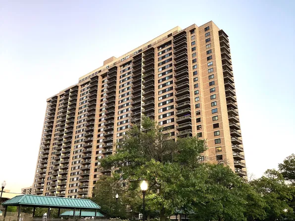 5501 Seminary Rd APT 2413S, Falls Church, VA 22041