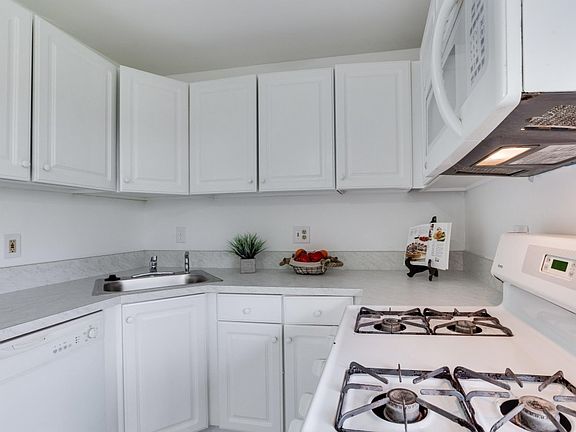 5th image of 2212 Gingell Pl