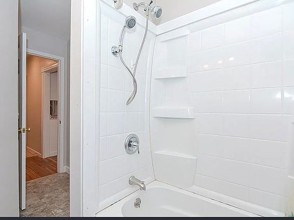 5th image of 76 Holman St Floor 1