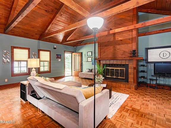 3rd image of 1036 Mimosa Ln