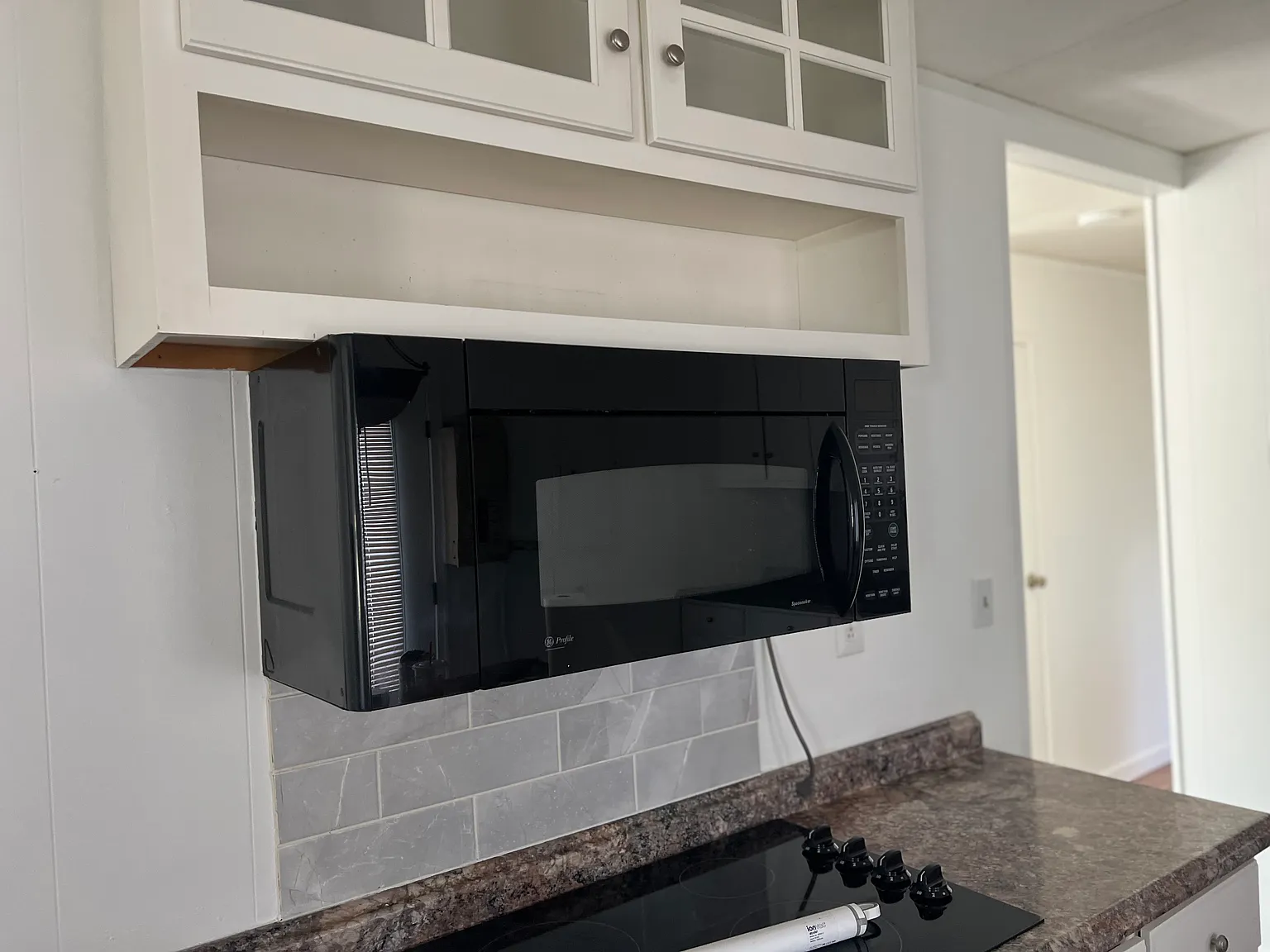 3 bed, 1300 sqft, $2,200 — Photo 4
