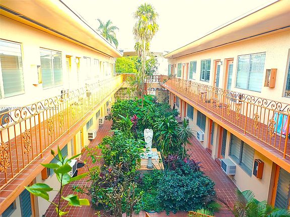 4th image of 1060 Pennsylvania Ave APT 20