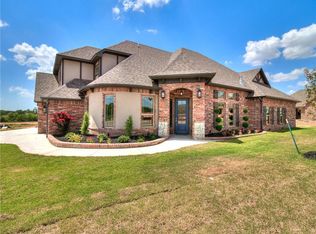 3217 Hunter Crest Dr, Edmond, OK 73034