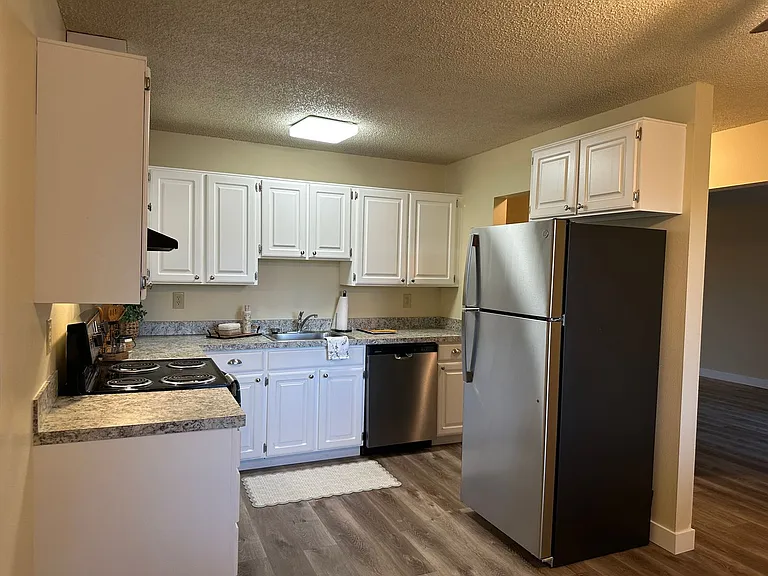 5733 SE King Rd — Photo 2