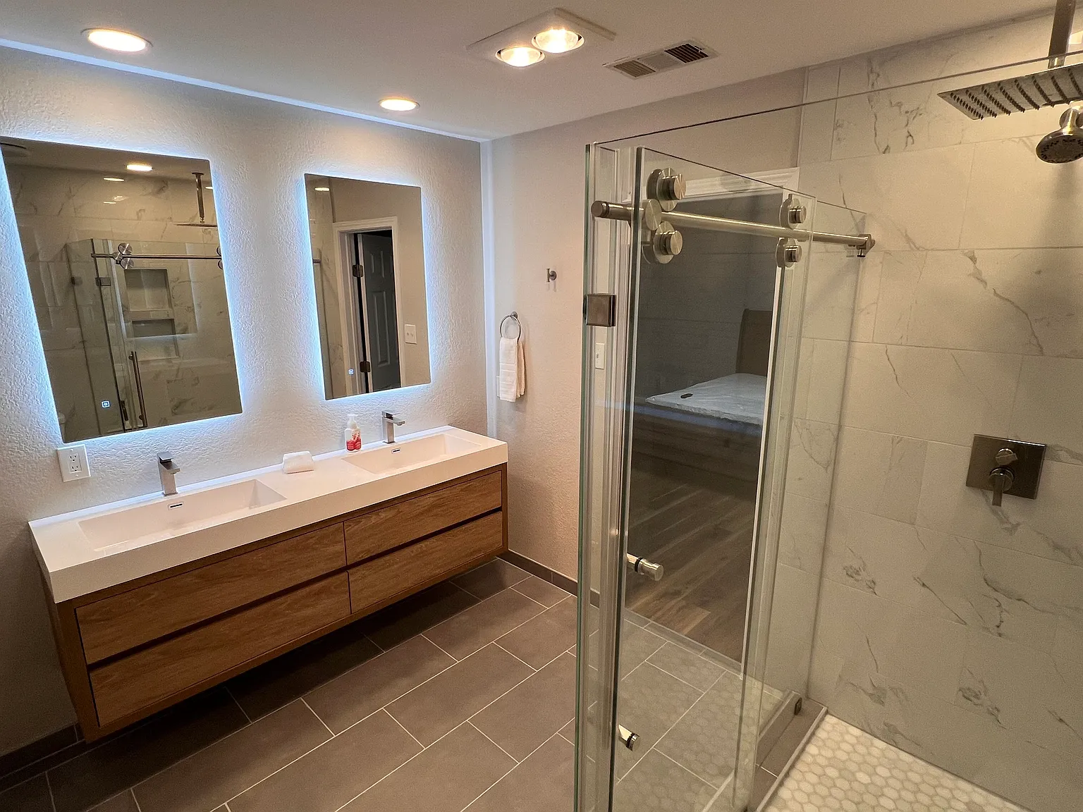 3 bed, 2044 sqft, $2,850 — Photo 3