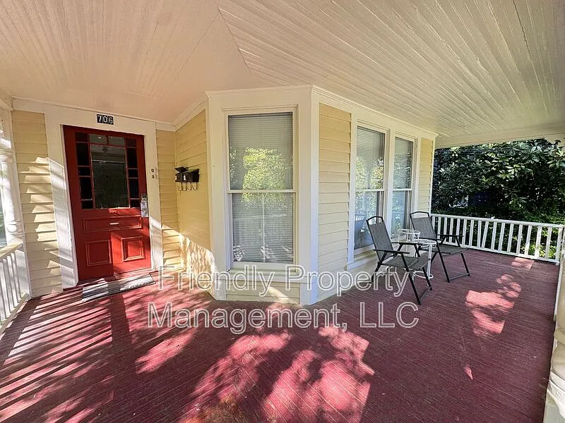 Building Photo - 706 Walker Ave #B